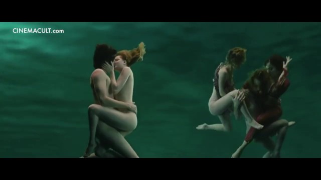 Celebridades nuas - Cenas subaquáticas