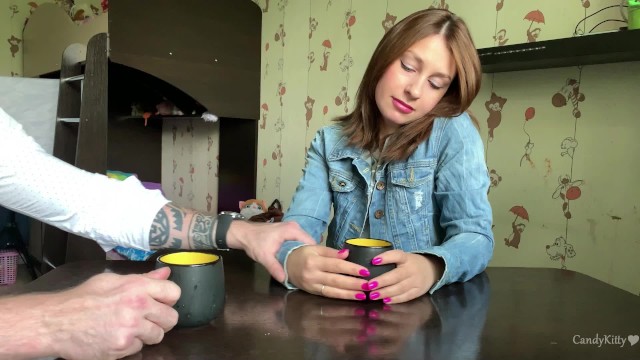 A garota do Tinder era tímida, mas foi fodida em um primeiro encontro