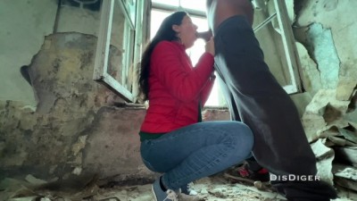 Intense Fuck Session in an Eerie Abandoned House