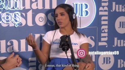 Teen's Triple Experience: Burger Order Comes with a Juicy Surprise! (+18)