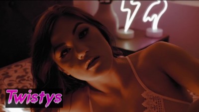 Cute Young Kendra Spade Show off her Lingerie
