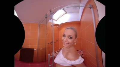 180 VR Porn - Horny and Caught with Julia Parker