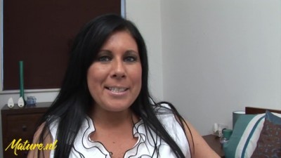 Huge Natural Tits MILF Penetrates her Tight Pussy