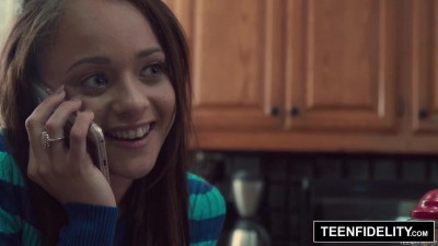 Holly Hendrix Trades Anal Sex To Get Pregnant