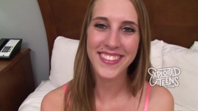 Cute porn star Cadence Lux first pornno