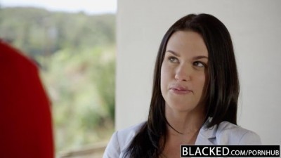 Hot Babe Roxy Raye Gets her Butt Stretched by Blacked