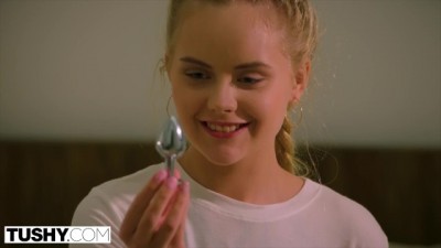 Isabella Star - Super Horny Model Gets Gaped on a Shoot