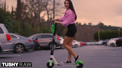 Avi Love Wears An Ass Plug All Day To Get Gaped