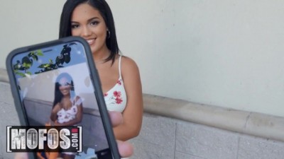 Bubble Butt Amateur Alina Belle Sucks POV