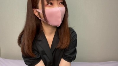 ノーブラワンピースでメイドちゃんのお話しながら