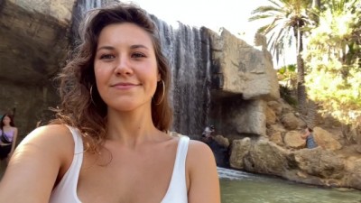 Proporn - Beautiful girl shows her body and sucks a cock in a city park
