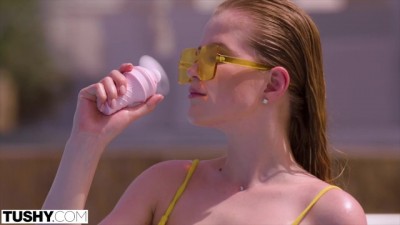 Sexy Angelina seduces her pool guy for anal fun - Tushy
