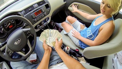 Dani is fucked outside to earn quick money