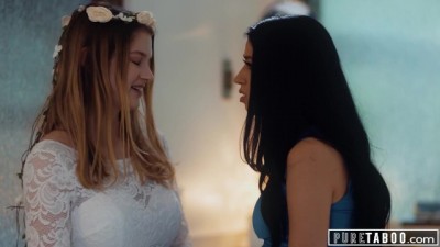 Convinced to give in to lesbian desires after being unable to resist Pussy