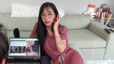 Elle, a medical student, repays her tutor