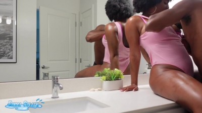 Sexy Natural Ebony's Smooth Pussy Gets Devoured & Drilled!