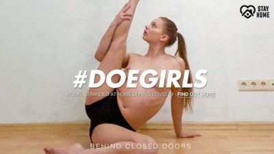 Russian Young Mia Split Stretching her little Pussy on a Dildo (+18)
